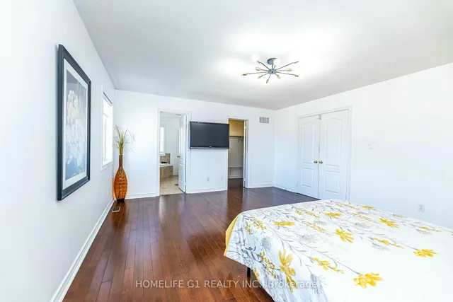 Additional image 19 of 25 Oblate Cres