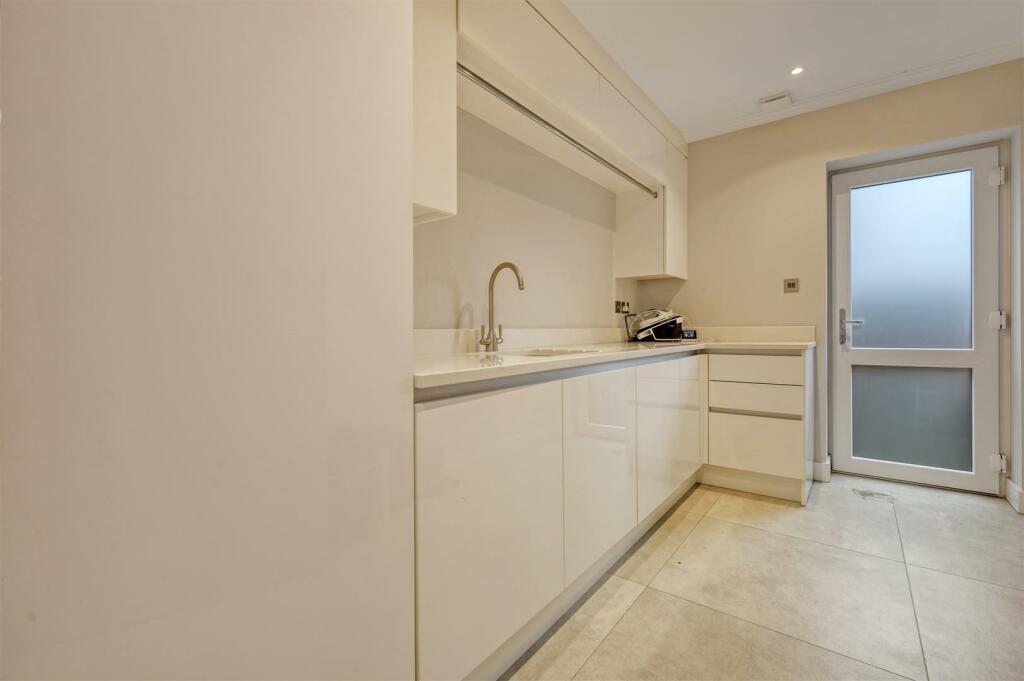 Additional image 19 of Noak Hill Close, Billericay, Essex