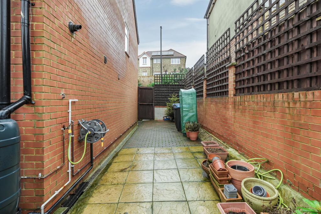 Additional image 12 of Croydon Road, Caterham, CR3