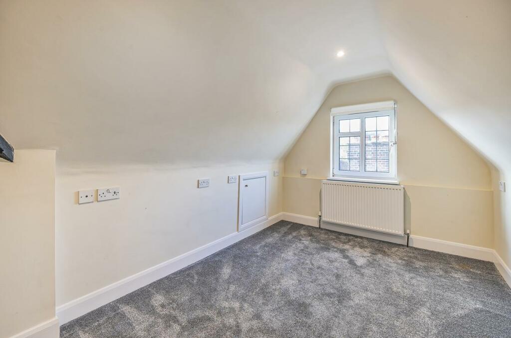 Additional image 19 of Stagbury Close, Chipstead