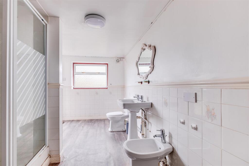 Additional image 16 of Meadow Lane, Willaston, Neston