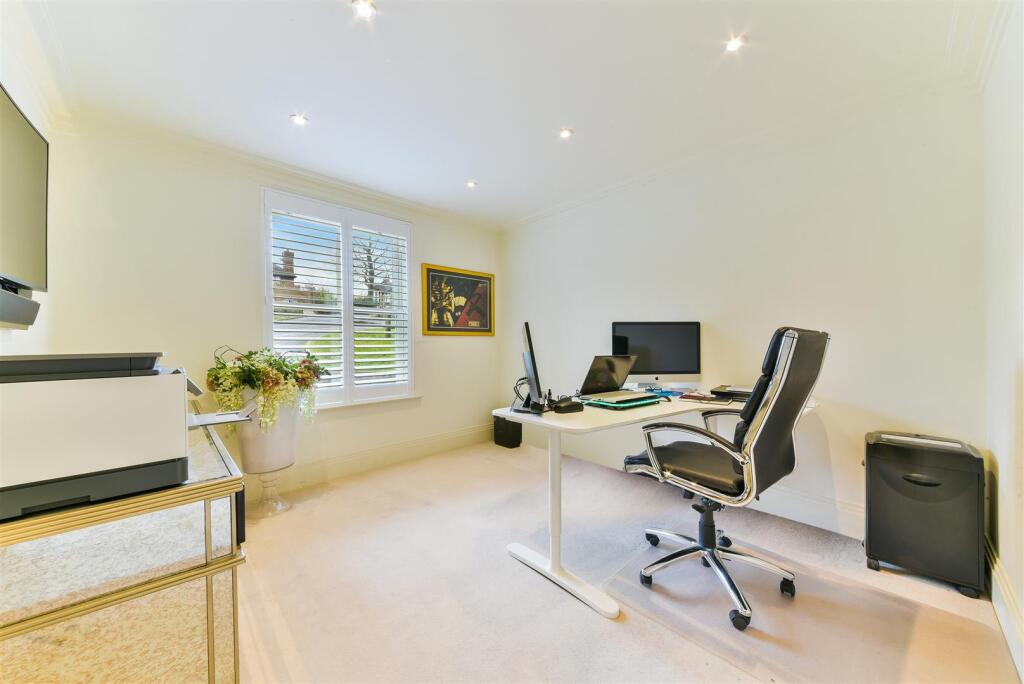 Additional image 25 of High Oaks Close, Coulsdon