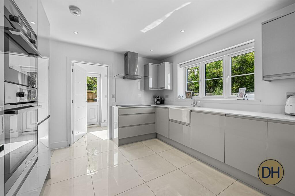 Additional image 5 of Highfield Close, Hastingwood, Essex CM17