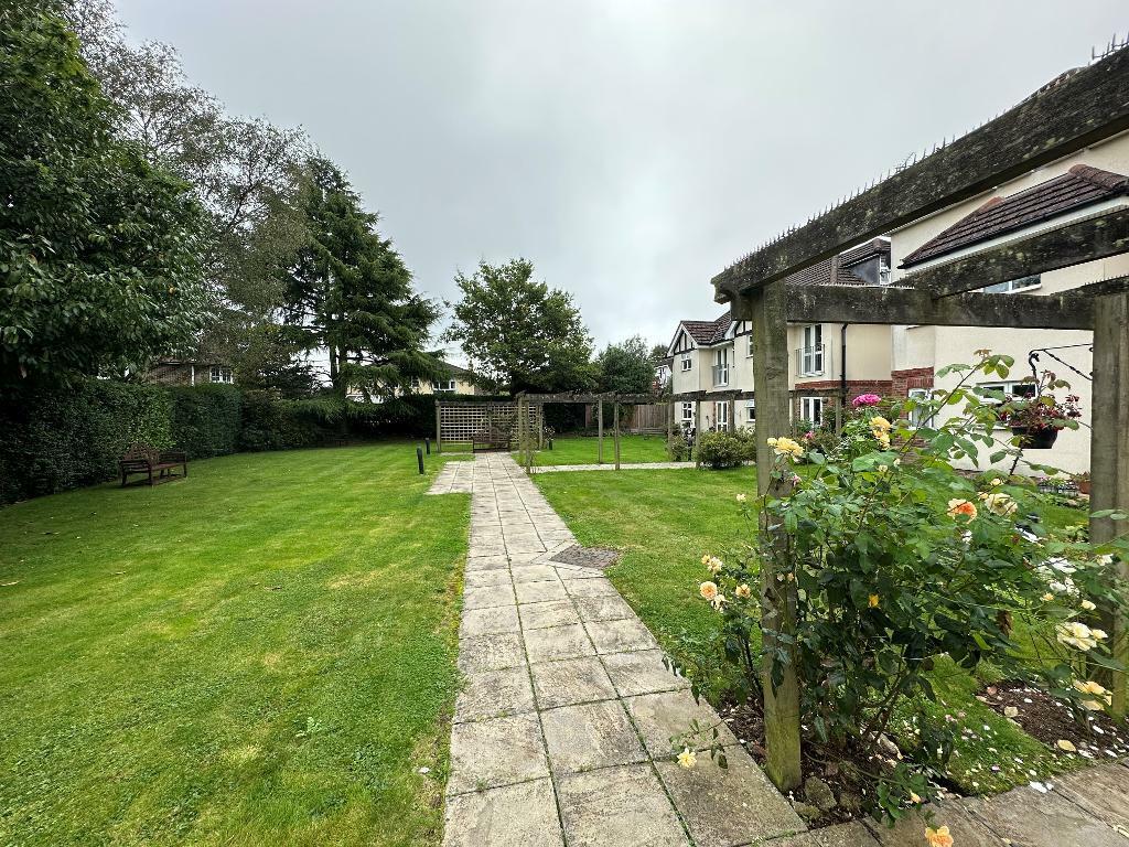 Additional image 11 of Limpsfield Road, Warlingham, Surrey, CR6 9RL