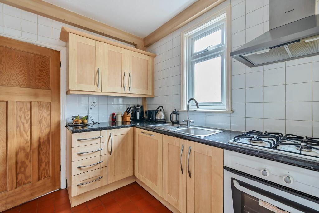 Additional image 5 of Farningham Road, Caterham, CR3