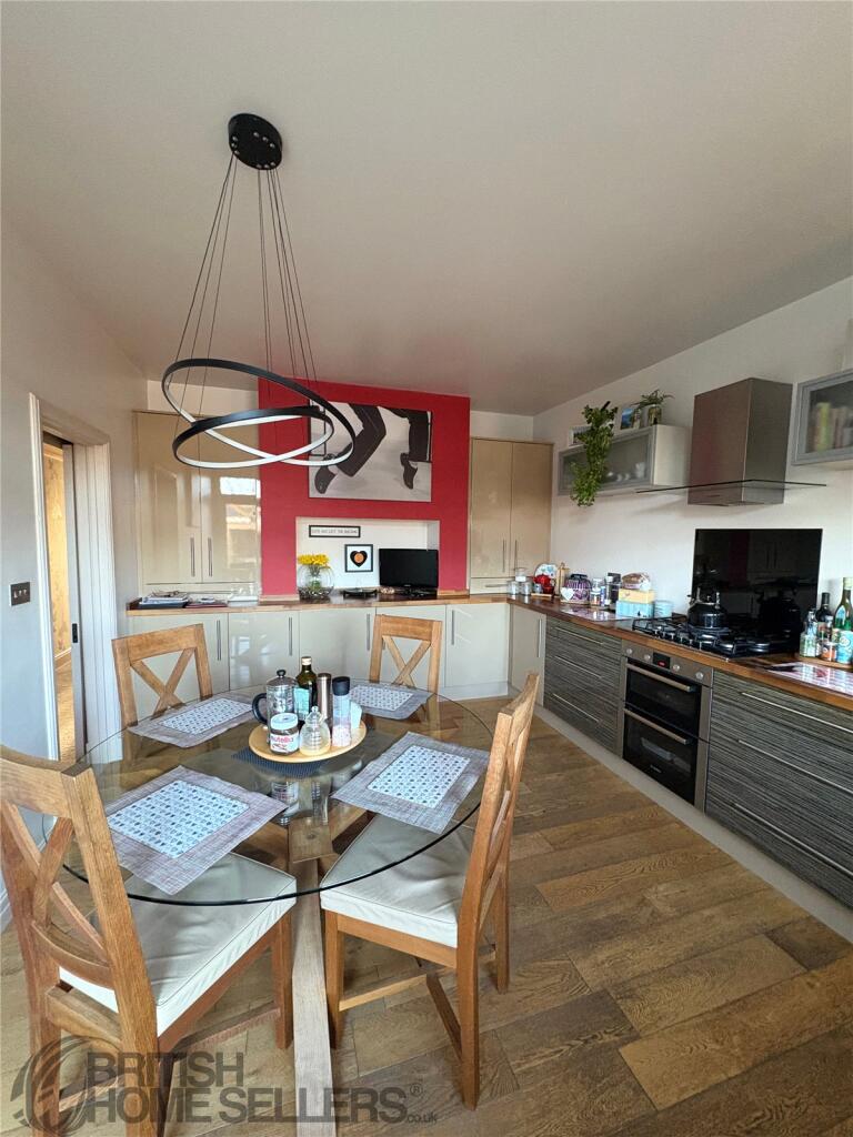 Additional image 6 of Kings Parade, Holland-on-Sea, Clacton-on-Sea, Essex, CO15