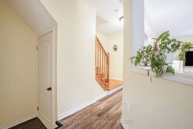 Additional image 5 of 28 Native Landing