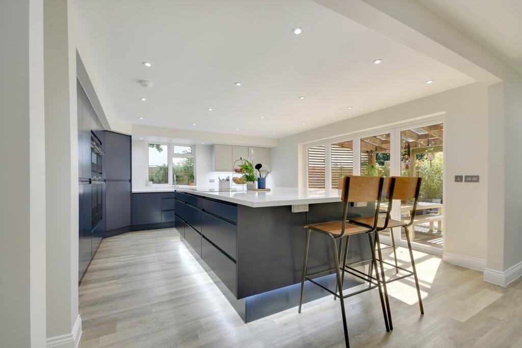 Additional image 41 of The Avenue, Brentwood, CM13