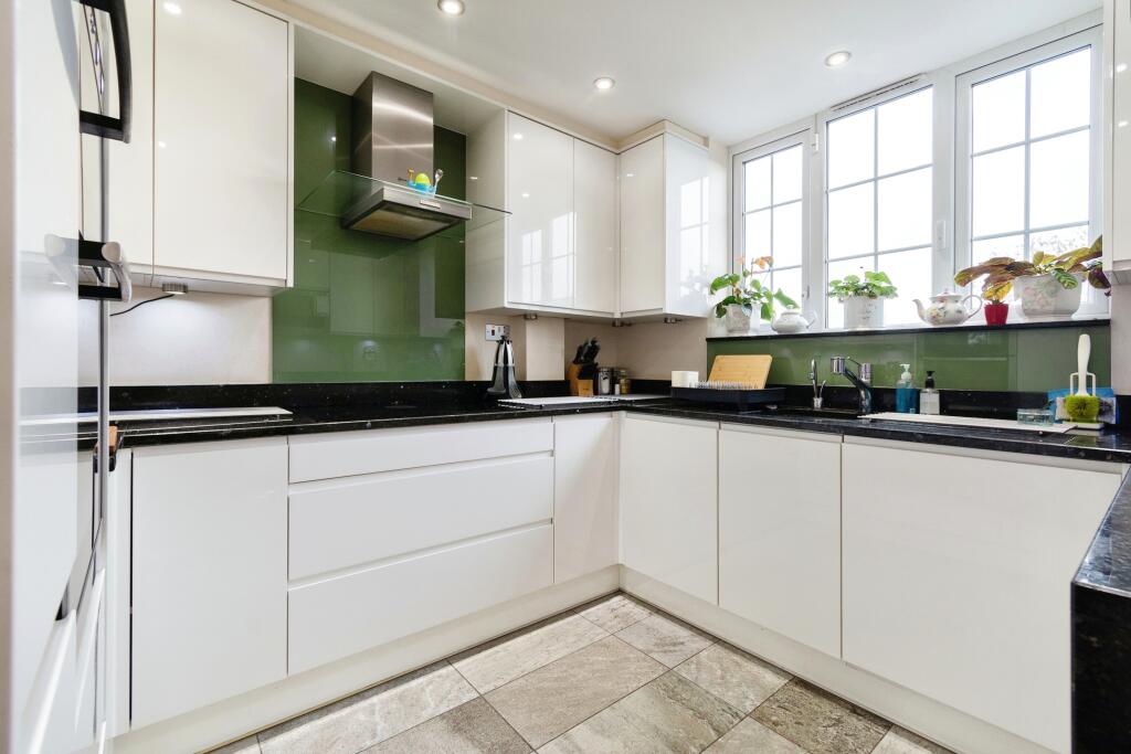 Additional image 4 of Blenheim Park Road, South Croydon, CR2