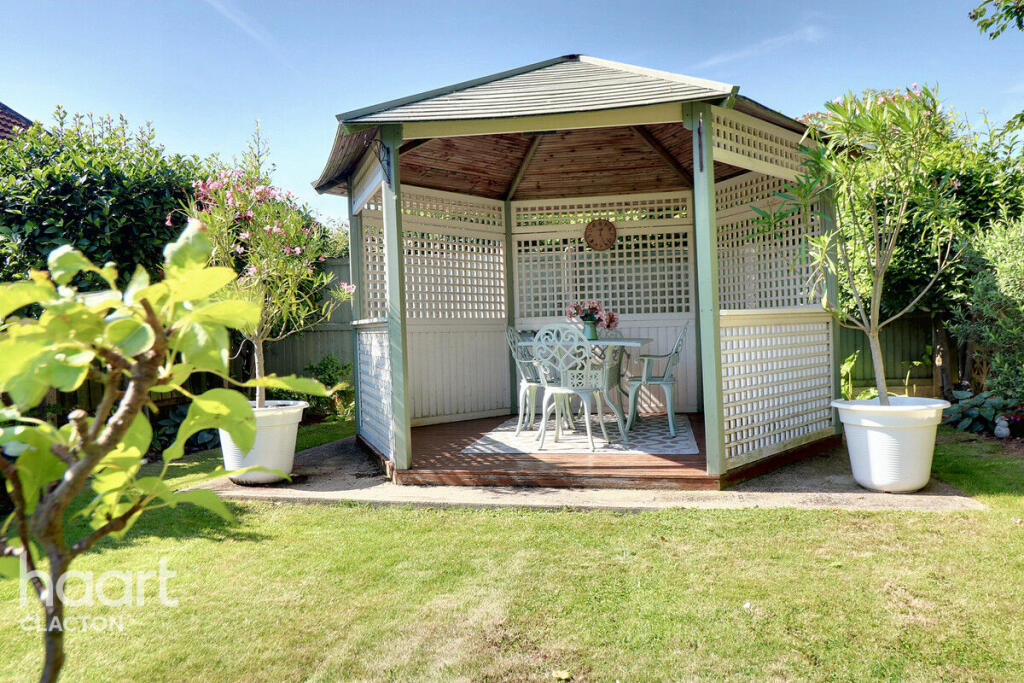 Additional image 36 of Marine Parade East, Clacton-On-Sea