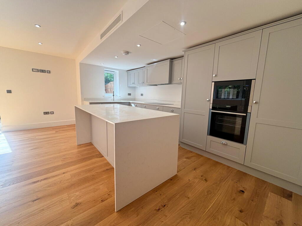 Additional image 8 of The Sheas, 41 Shenfield Road