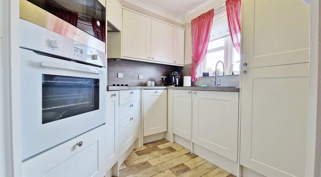 Additional image 9 of Connaught Avenue, Frinton-On-Sea