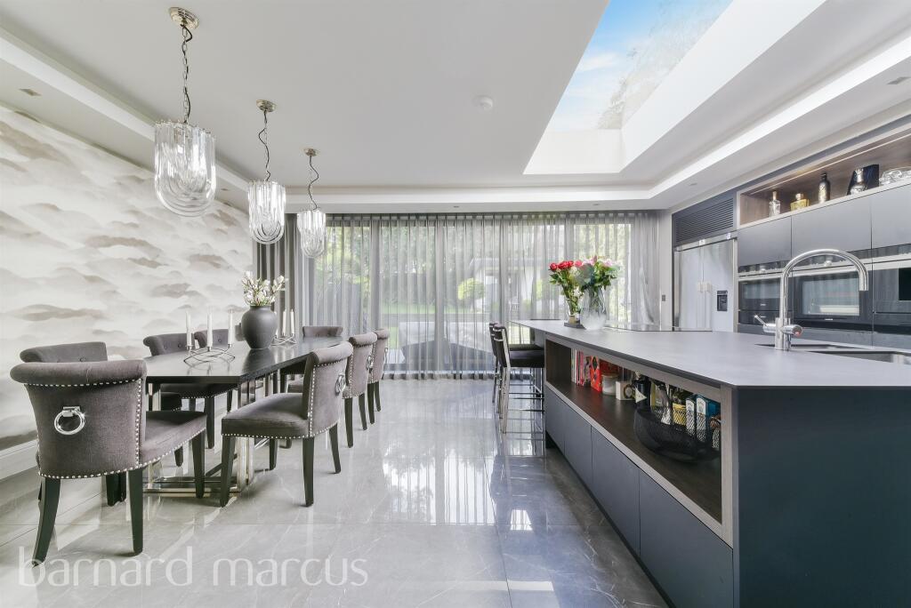 Additional image 6 of Elmfield Way, South Croydon