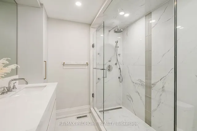 Additional image 35 of 3060 Bayview Ave