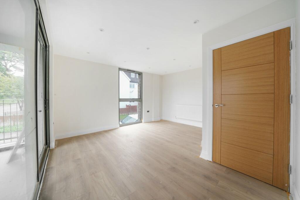 Additional image 4 of Selsdon Road, South Croydon, CR2