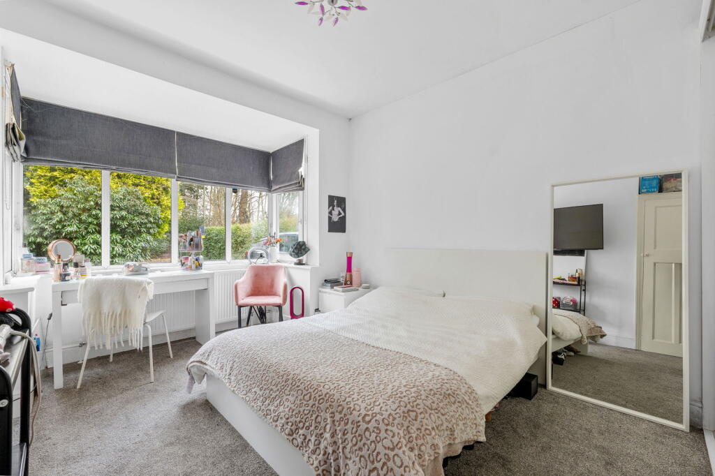 Additional image 19 of Salmons Lane West, Caterham, CR3 5LT