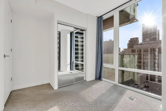 Additional image 19 of 501 Yonge St Unit 1212