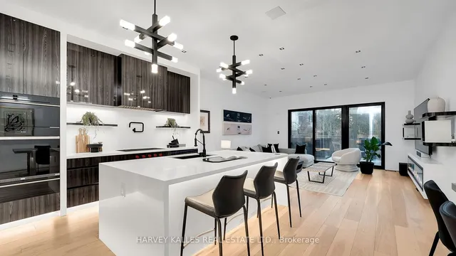 Additional image 10 of 4 Douglas Cres