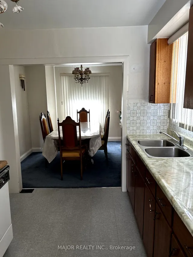 Additional image 17 of 61 Medford Ave