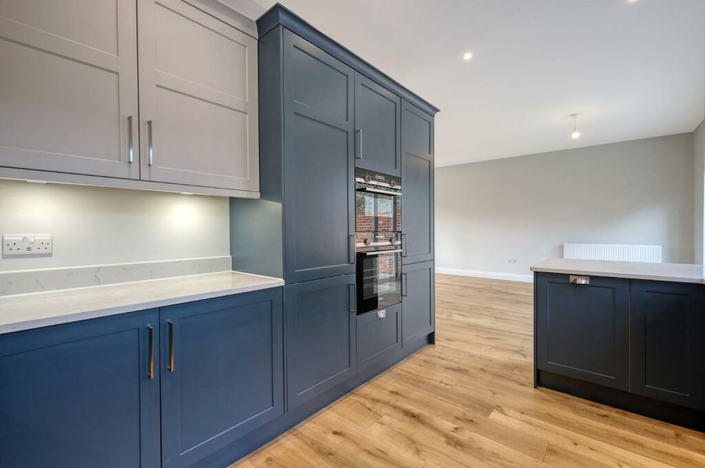 Additional image 4 of Brizes Park, Kelvedon Hatch