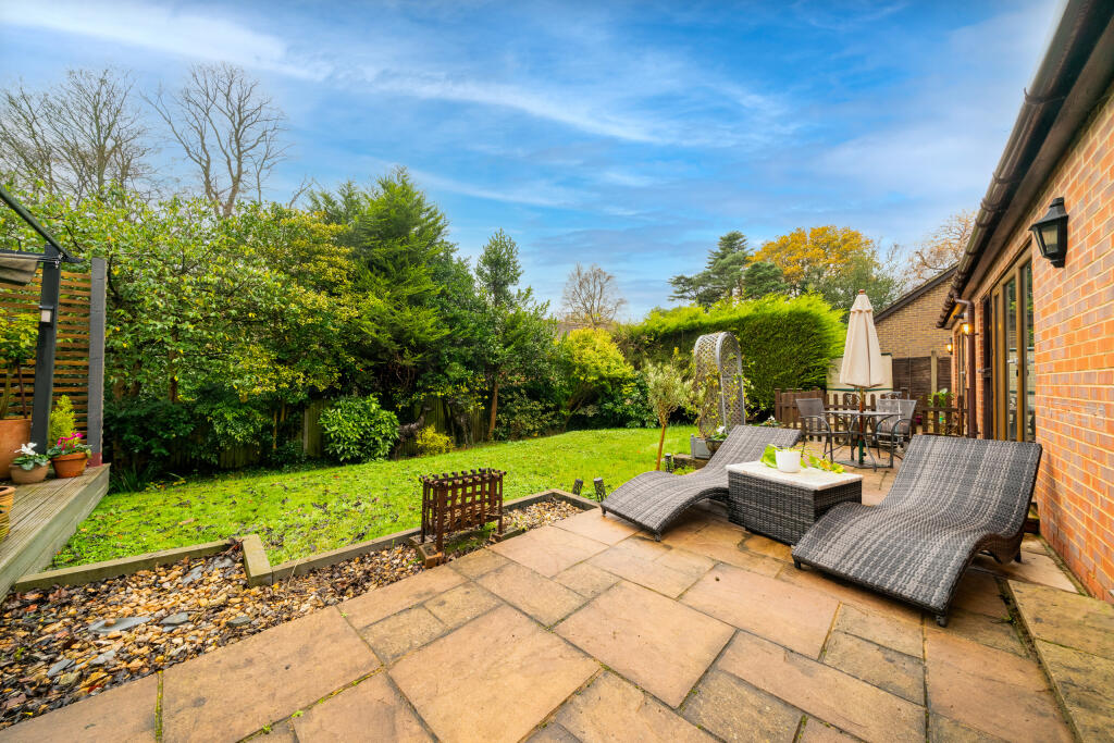 Additional image 18 of Farrers Place, Shirley Hills