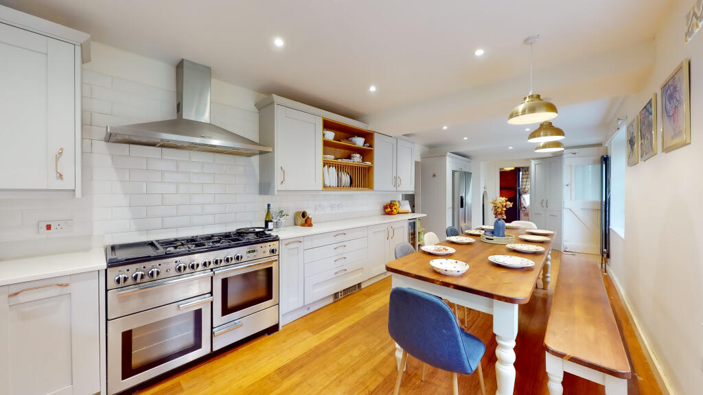 Additional image 3 of Woodland Way, Caterham, CR3