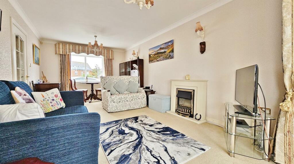 Additional image 7 of Louise Close, Walton On The Naze