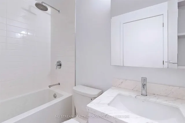 Additional image 2 of 2221 Yonge St St Unit 2405