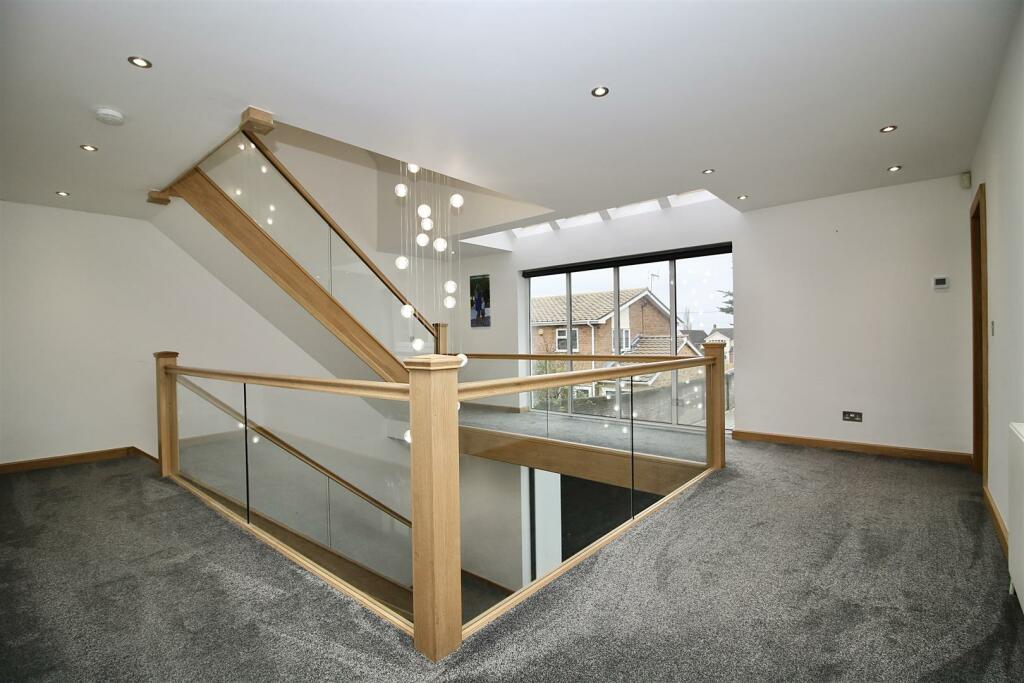 Additional image 26 of Noak Hill Road, Billericay
