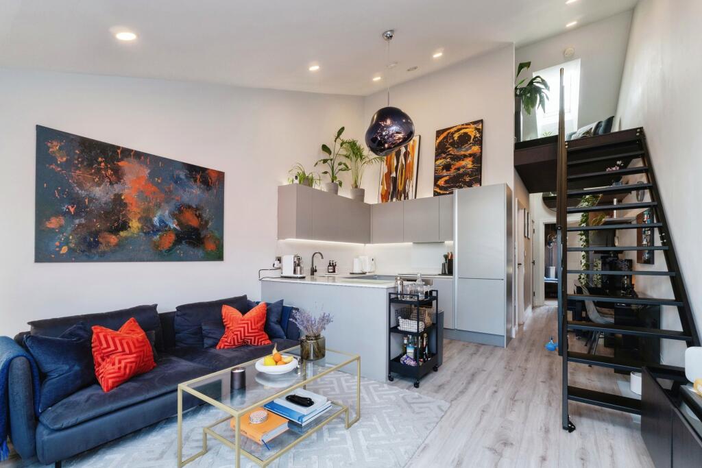 Additional image 14 of Edward Road, Coulsdon, CR5