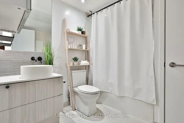 Additional image 23 of 161 Roehampton Ave Unit 203