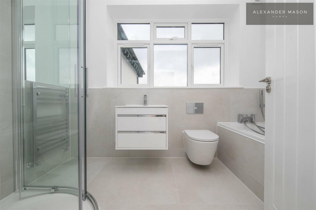 Additional image 11 of Ashlyns Road, Frinton-On-Sea