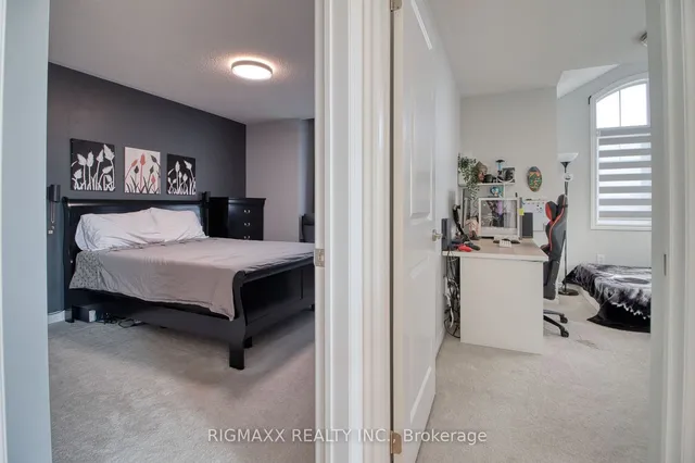 Additional image 33 of 53 Lola Cres