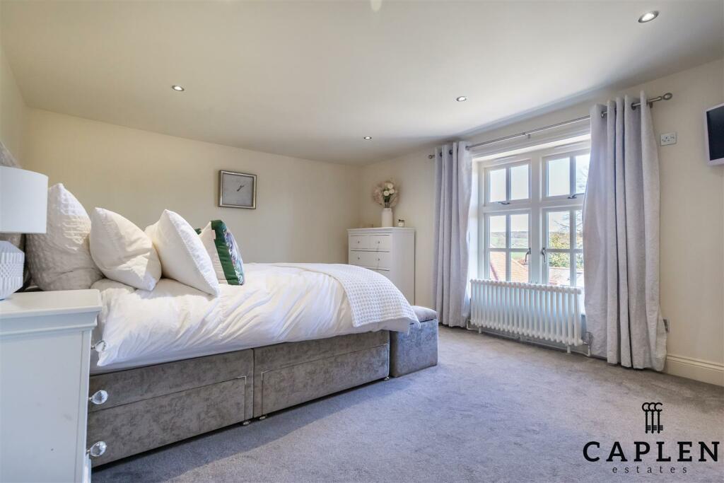 Additional image 34 of Fiddlers Hamlet