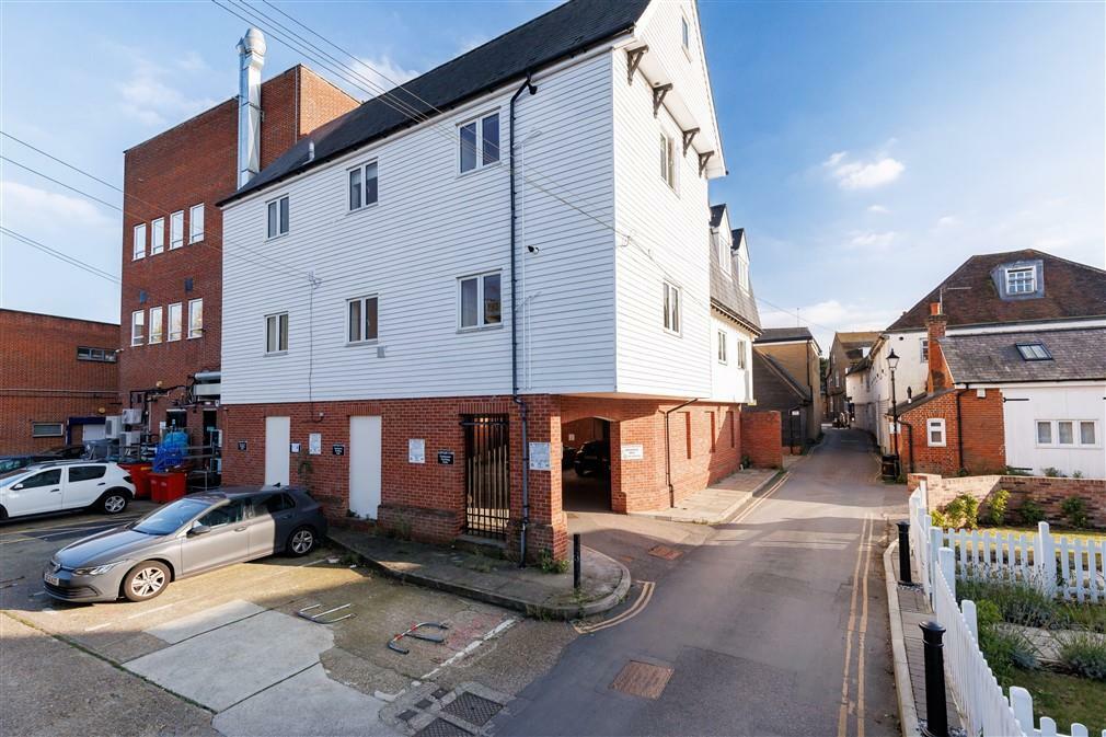 Additional image 17 of Buttercross Lane, Epping