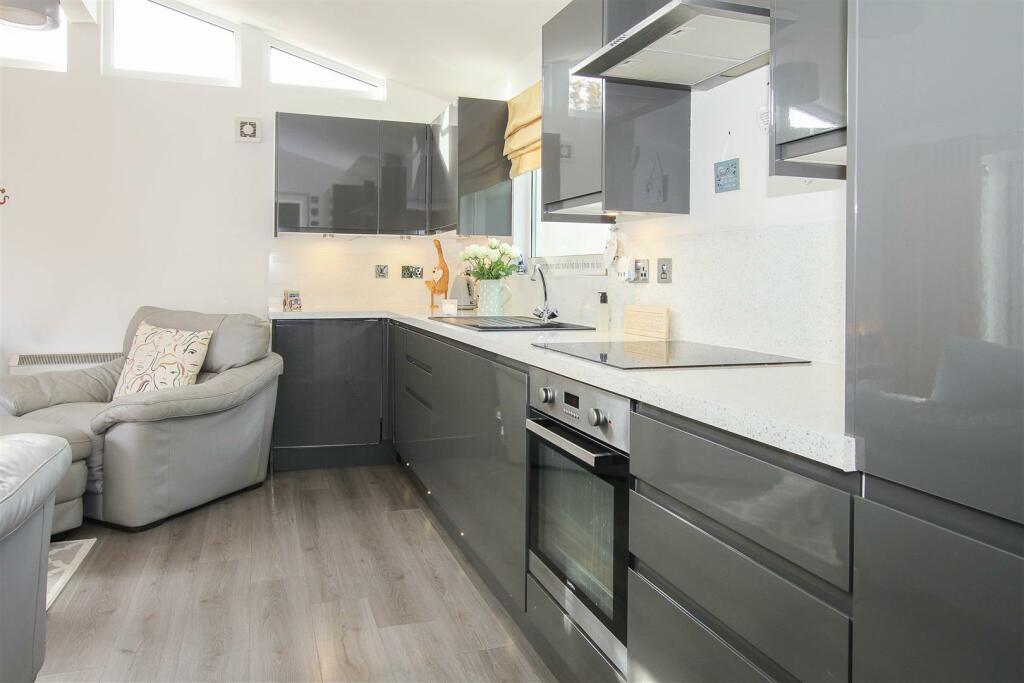 Additional image 16 of Barn Mead, Doddinghurst, Brentwood