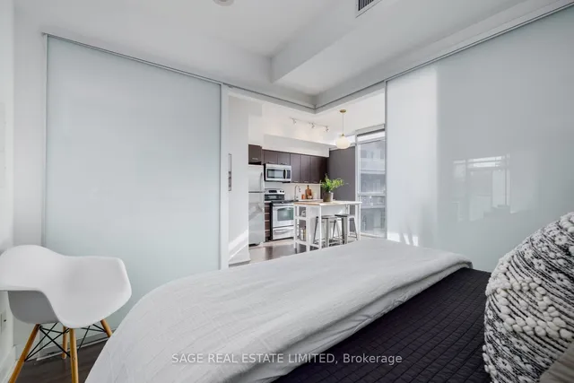 Additional image 15 of 169 Fort York Blvd Unit 318