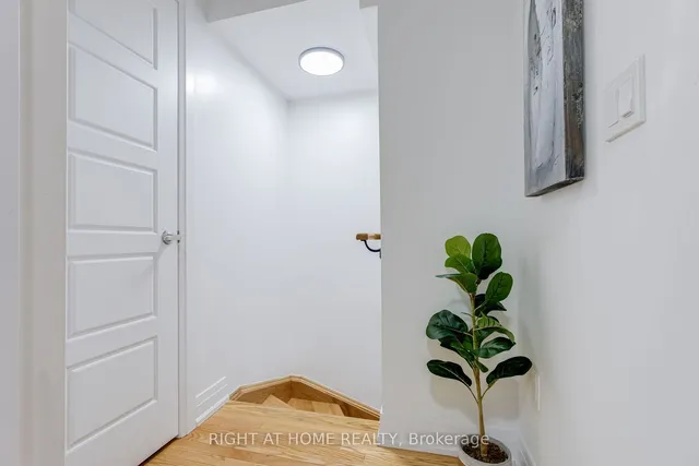 Additional image 5 of 719 Lawrence Ave Unit 52