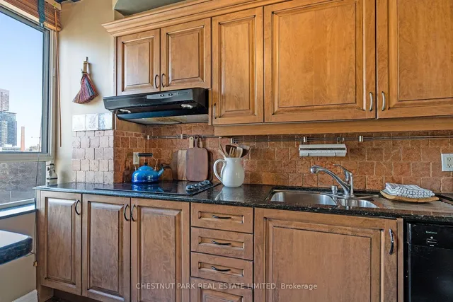 Additional image 16 of 135 Maitland St Unit PH3