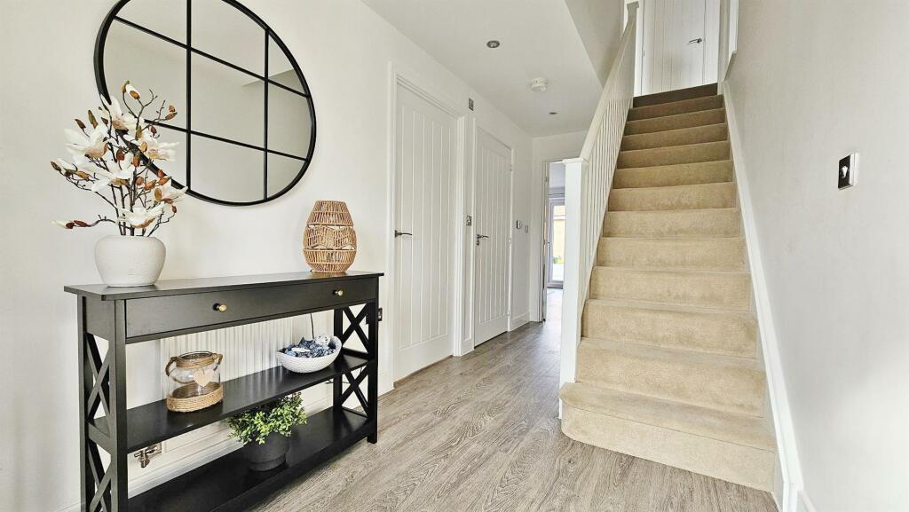 Additional image 3 of Skippers Way, Walton On The Naze