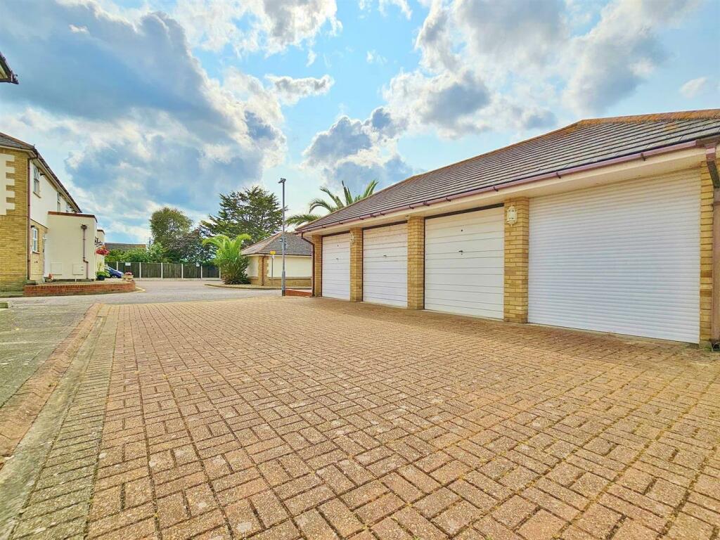 Additional image 16 of Seaview Heights, Walton On The Naze