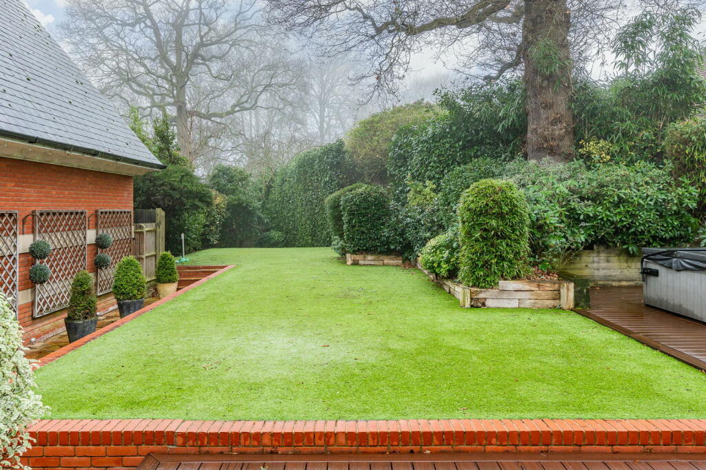 Additional image 39 of Thorndon Approach, Herongate, Brentwood, CM13 3PA