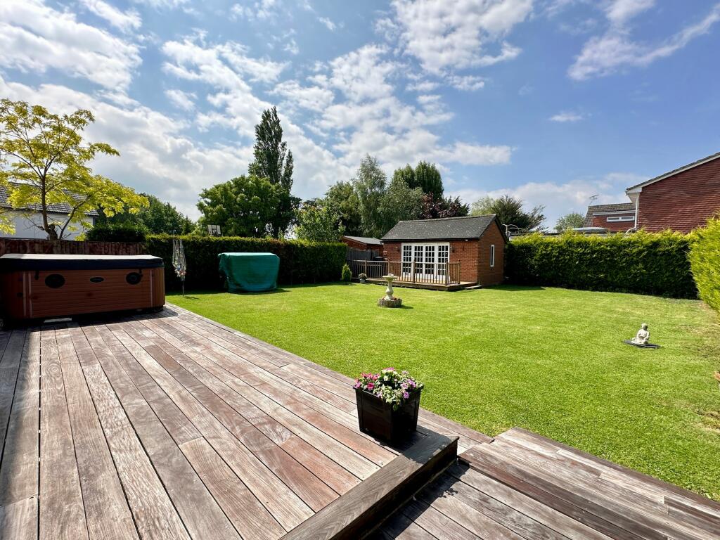 Additional image 25 of Noak Hill Road, Billericay, CM12