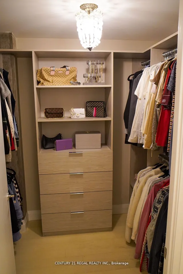 Additional image 8 of 224 King Street West St Unit 403