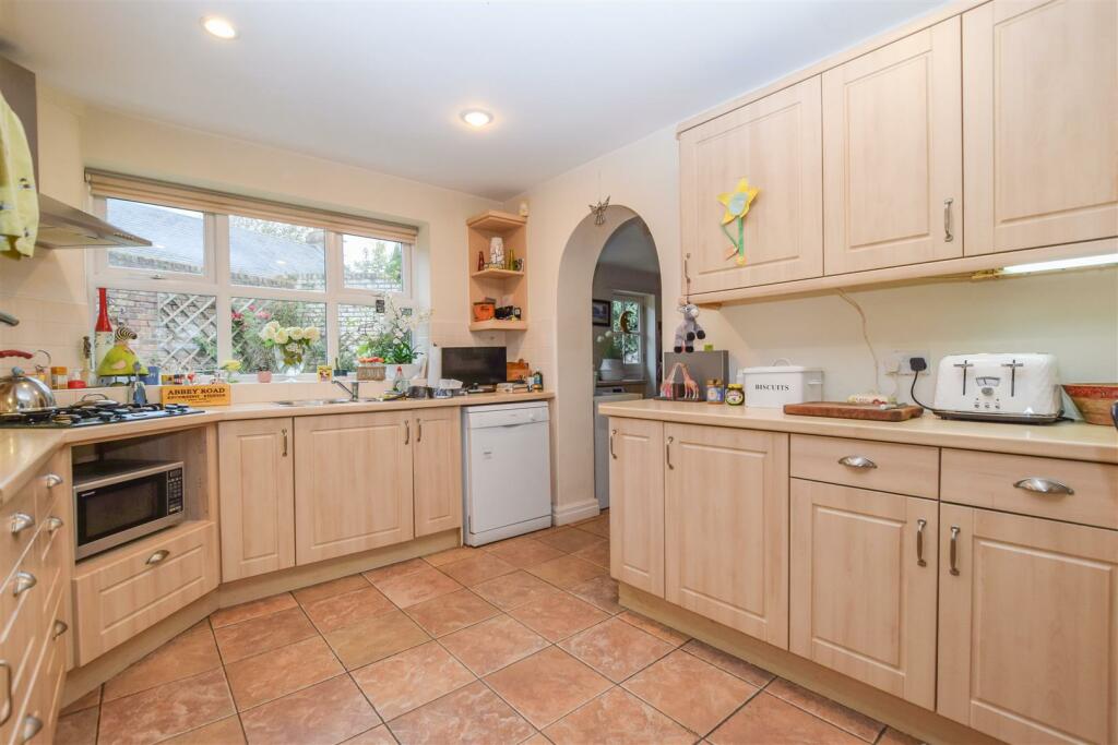 Additional image 6 of Neston Road, Willaston, Neston