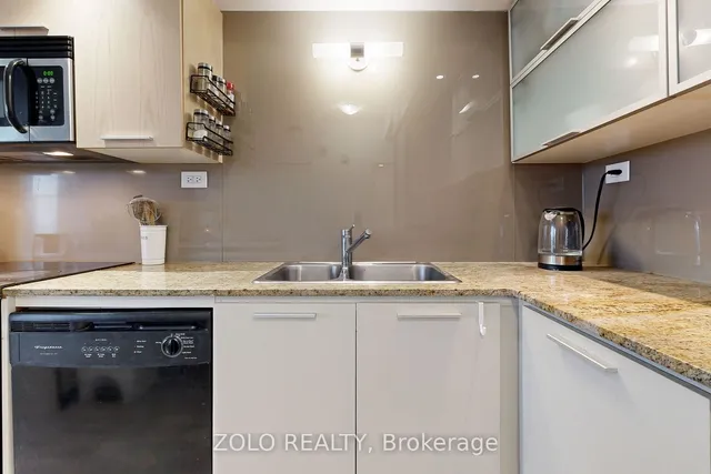 Additional image 5 of 25 Capreol Crt Unit 3306
