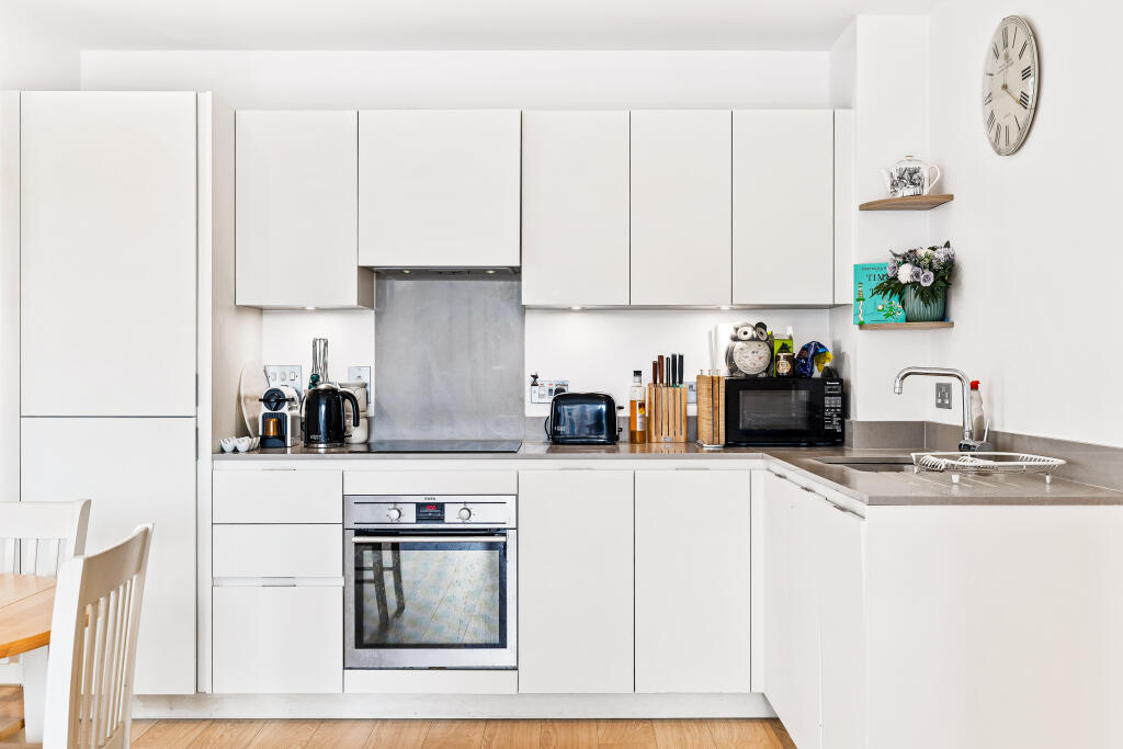 Additional image 5 of Ref: GK - 45 Cherry Orchard Road, Croydon, CR0 6FH