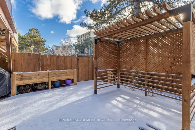 Additional image 36 of 83 Robert Hicks Dr