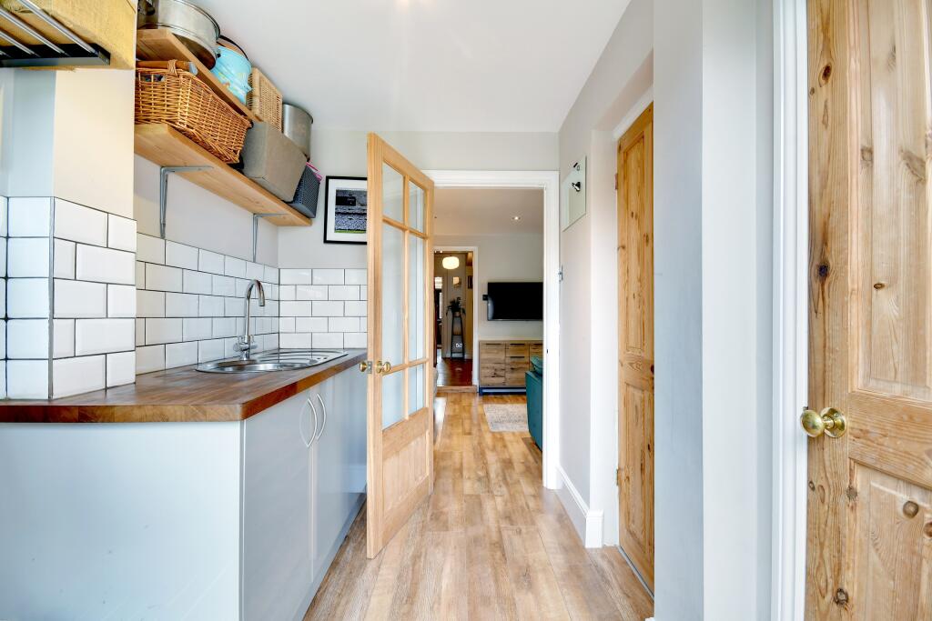 Additional image 11 of Beehive Lane, Chelmsford