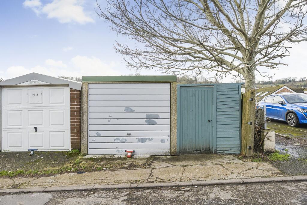 Additional image 25 of Godstone Road, Whyteleafe, CR3